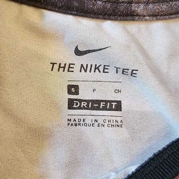 Nike camo workout top size S - Picture 2 of 4